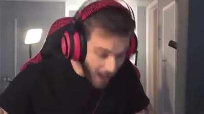 G*amer trying to explain how they aren't racist!