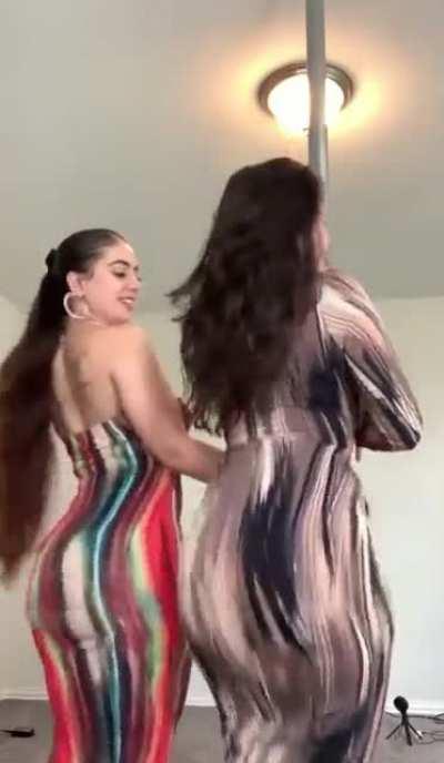 Double sexy ass clapping