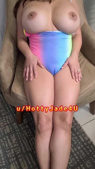 My big boobies and cameltoe