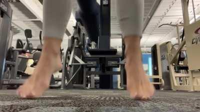 Motivation Monday. Who wants to lay down under me?