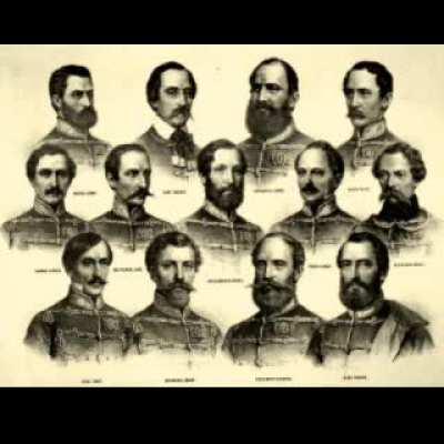 Előkerült a töri könyv.