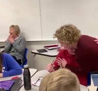 This boy gets emotional after seeing colors for the first time...