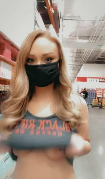 A bouncy Costco sample!