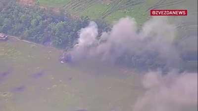 First footage of a knocked out Leopard as a UAF column comes under artillery fire near Orekhovo, Zaporozhye 