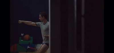 Lol what is this dipshit doing? Fighting his daddy issues😂