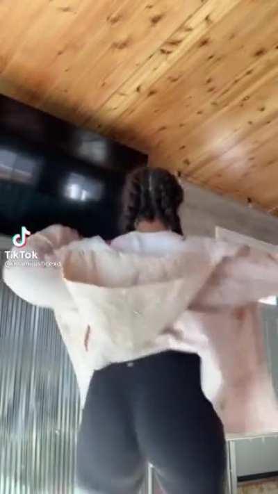 Word on the street her 🐱taste like goldfish