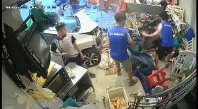 Intoxicated Vietnamese driver crashed into a bread store