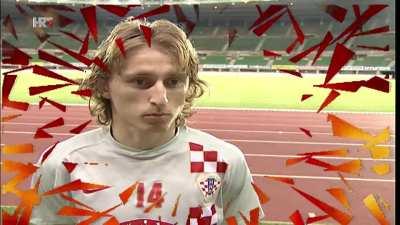 Triba dat priliku malom Luki, djeluje mi kao dobar dečko. IGRAJ MOJA HRVATSKAAA!