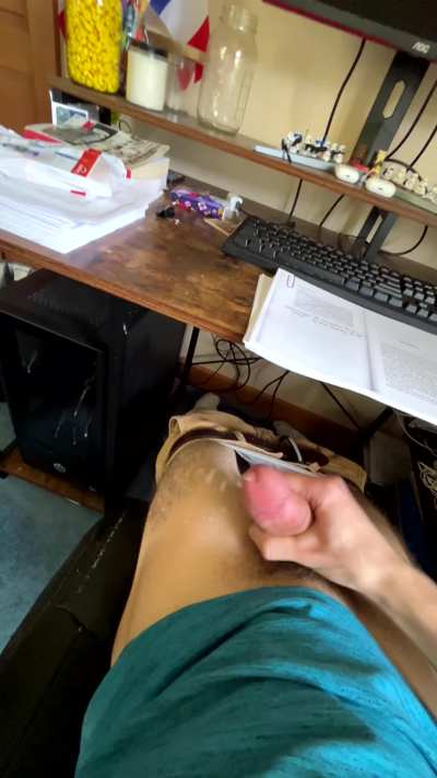 How’s this for a cumshot?