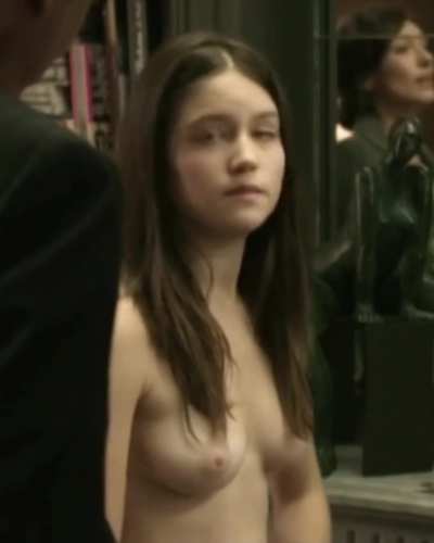 Audrey Bastien in Bye Bye Maman (2012) 