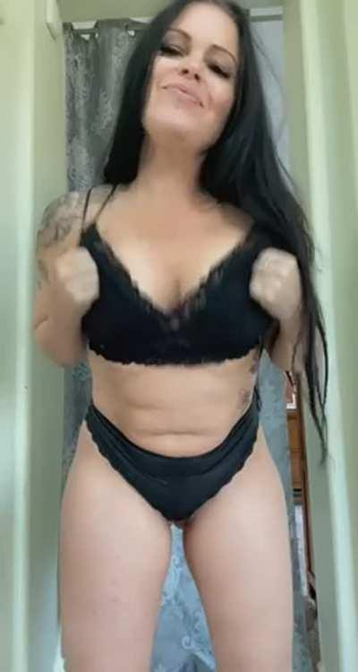 Raise your dick if you would smash (48)
