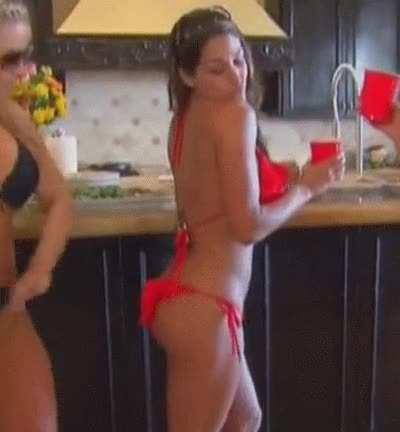 Natalya Slaps Nikki Bella's Sexy Booty