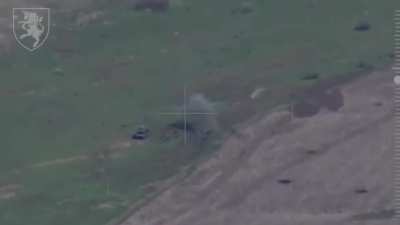 Ukraine's 43rd Mechanized Brigade destroys Russian armored assault with FPV drones, drone-dropped grenades, and artillery; Kupyansk sector April 2025