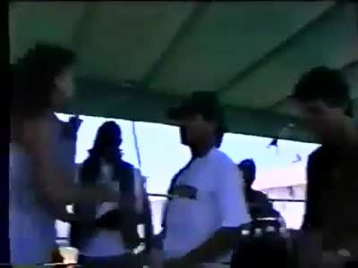 Gilda cantando en un penal sin inmutarse. ¿Se imaginan a lali pasando a dos cuadras?