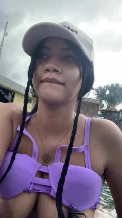 i get horny in the pool too often.. it always ends like in this video haha, I think another girl saw me recording this video haha