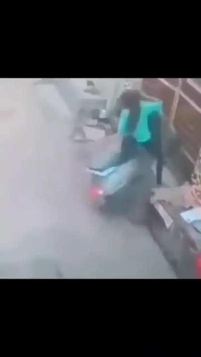 Scooty Girls 👈😜