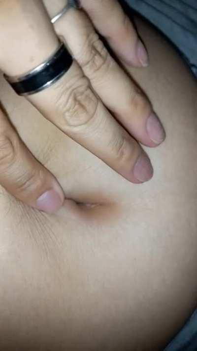Do you want to explore my navel with your fingers?