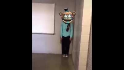 Isnt there a button that I can like summon Freddy?