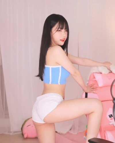 Adilyn Bouncing And Grinding