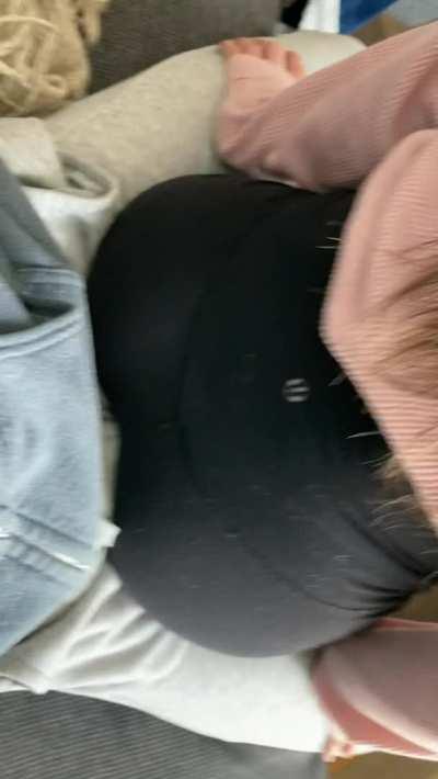 can I rub you with my butt 🍑