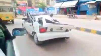 Gulshan 13-D Road In Karachi, dekho outside pakistanio is tarha chal rahi hai karachi walo ki life