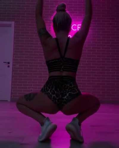 I have not seen her move with such energy for a long time!!!also she turned 23 couple days ago