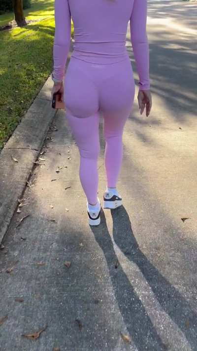 Okay Happy Friday! A quick clip of the neighborhood walk today.