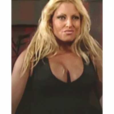 That smug look she has is pure devilishly sexy she’s such a thirst trap