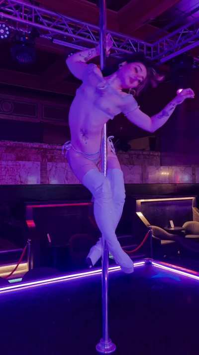 🐒 brass monkey // get lucky 👾