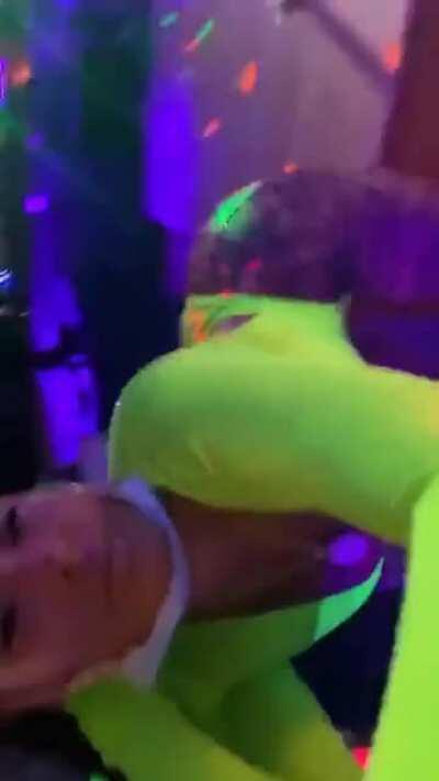 T4TTEDUPH0LLY & AR!!ELA