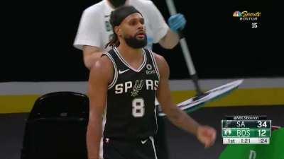 [Highlight] The Celtics get booed by the hometown crowd after trailing by 22 to the Spurs in the 1st quarter