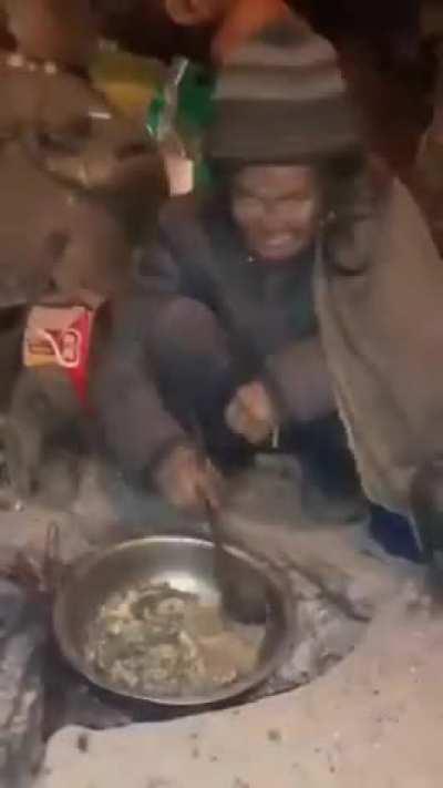 华大妈肯定不信，不是都脱贫了吗💔