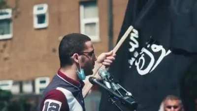 Muslims, this is your real flag, the flag of Tawhid not the flags of false gods; of nationalism, tribalism, ethno-centrism etc., come together under the banner of Islam and don't be divided, the enemies of Islam want us divided so that they could supress 