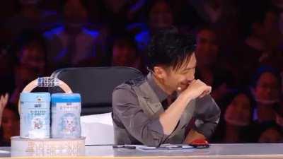 He's really a super idol now