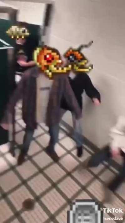 We rave in the dune tonight