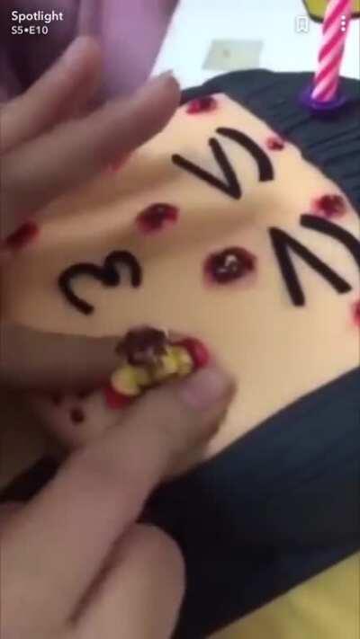 Almost threw up while watching this “pimple popping cake”