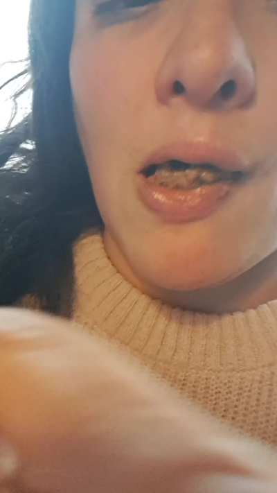 (F) Sunday treat (yummy soft poop for breakfast)