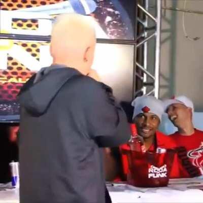 Desse tamanho assim o 🤏🏾