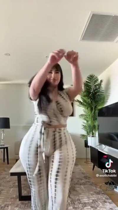 Soft & Jiggly No.600 😅😍🍑