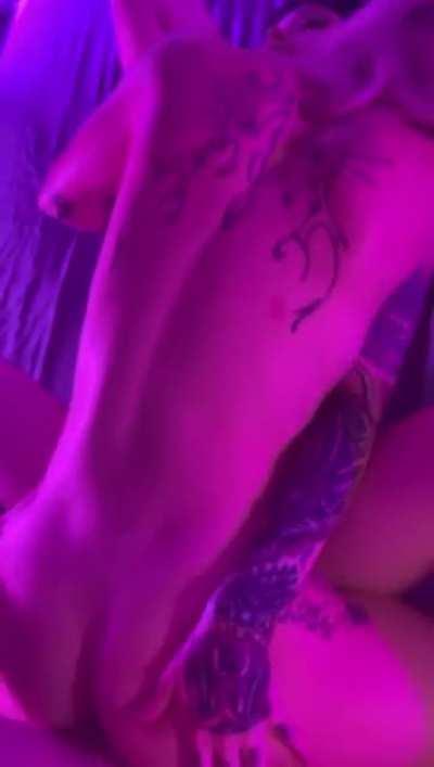 dövmeli gotik kadınlar serisi (dövmeli sarışın gotik)