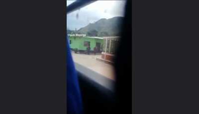 Compilation of strong clashes between the ELN and the dissidents of the extinct FARC in Catatumbo in the last week. More than 70 deaths and 11 thousand displaced people are recorded. Colombia, January 2025.