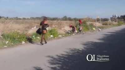 Reportaj cu neveste de rodditori (min 1:00) la training de formare profesionala in occident