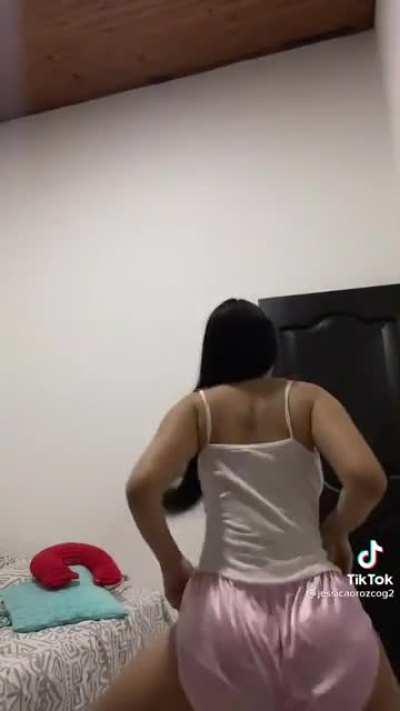 Jessicaorozcog2 is plump