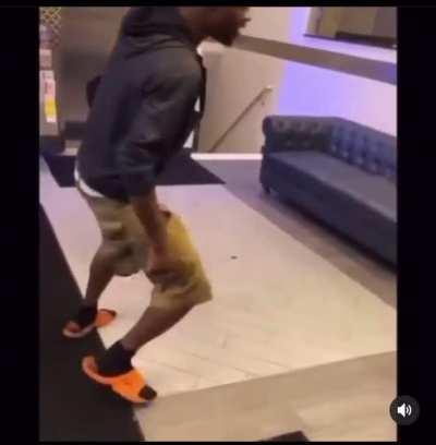 “Sir he not even hitting you that hard”😂😂😂