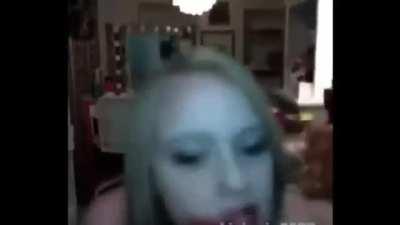 Pode meme cheeki breeki no grupo?