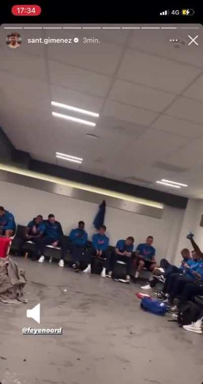 Ondertussen in de kleedkamer 😁