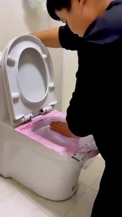 to unclog the toilet