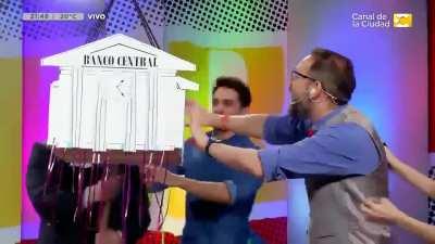 este es su presidente electo? porque el mio si