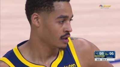 [Highlight] Poole throws the ball away trying to get the ball to Curry with 4.4 left