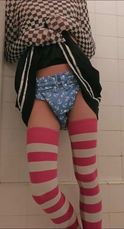 My diaper overflowed and my socks got soaked 🫣